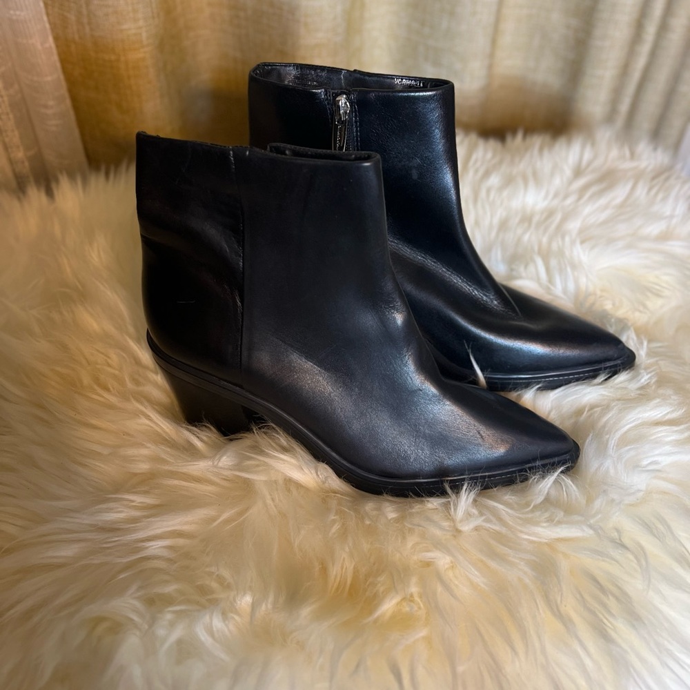 NEW VINCE CAMUTO ankle boots